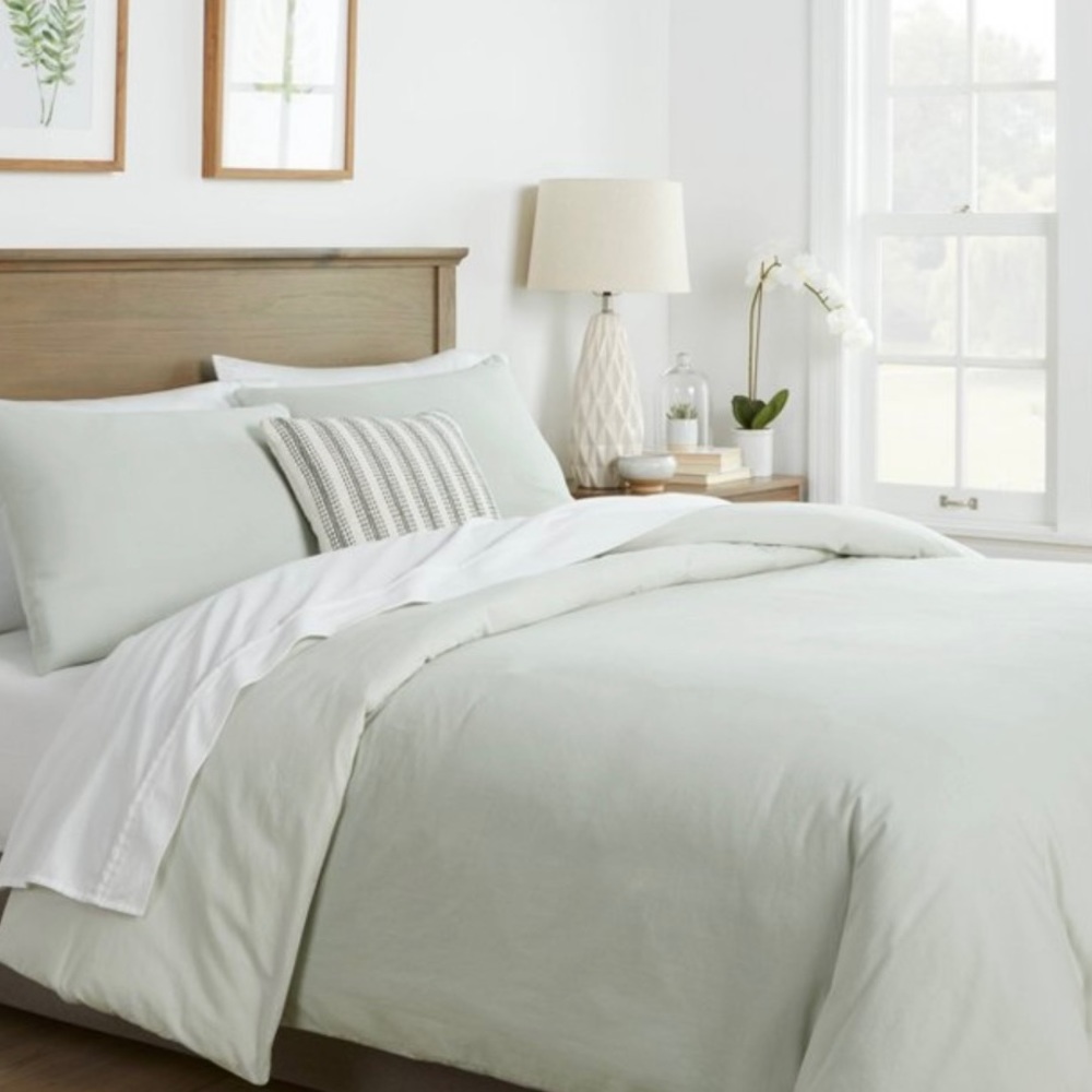 Threshold Full/Queen Sage Duvet Cover and Sham Set!
